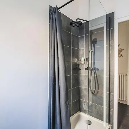 A - Pres De La Cathedrale - Fr-1-870-11